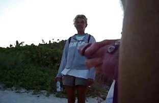 دختر لاغر رفت و برای رابطه فیلم سکسی خارجی سفید جنسی سخت در یک دوربین bdsm